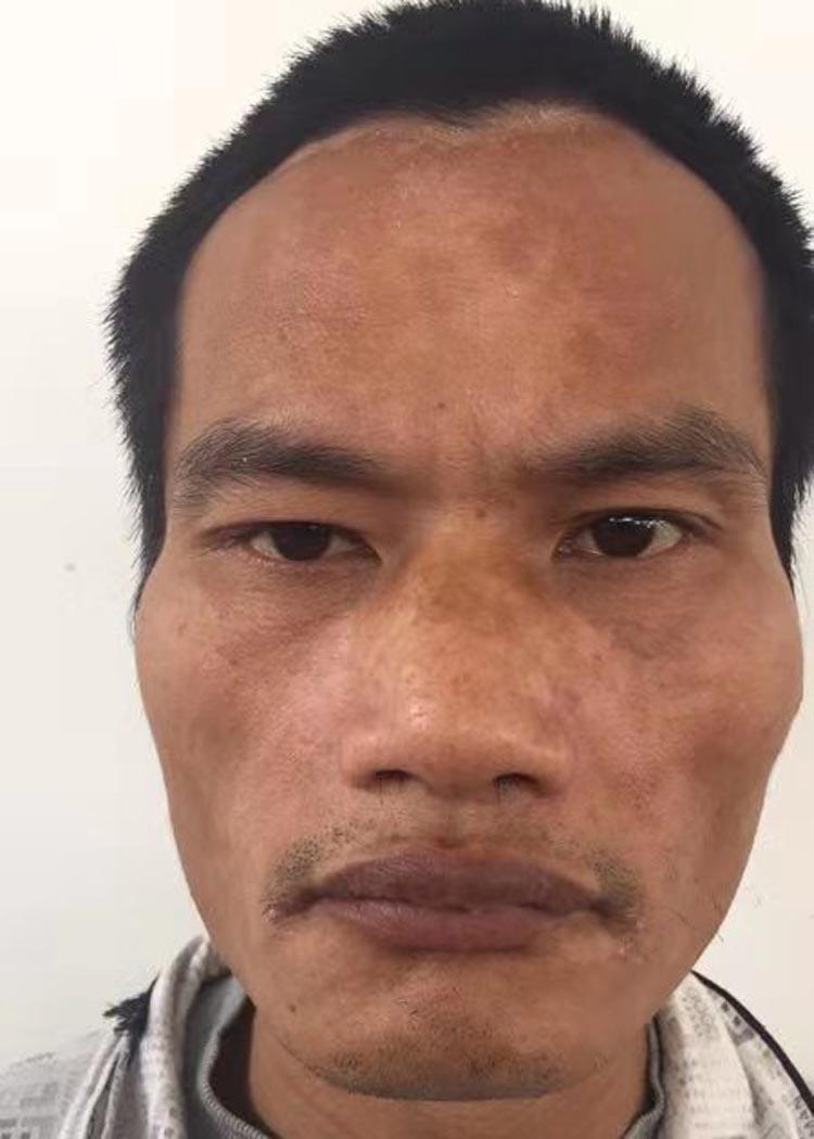 走失者照片 上饶寻亲：五旬男子被救助多日，穿灰...