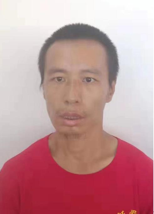 走失者照片 上饶寻亲：青年男子被救助，穿灰白色...