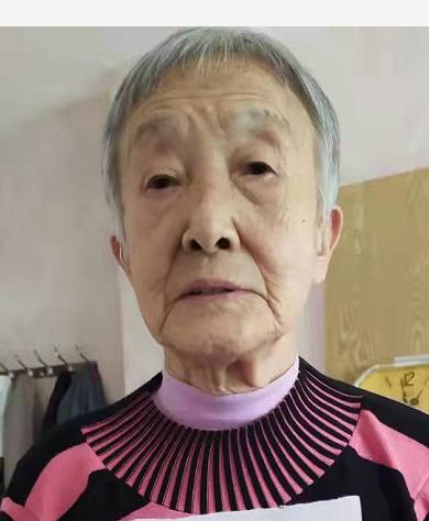 走失者照片 营口寻人：八旬老太失联，穿红色羽绒...