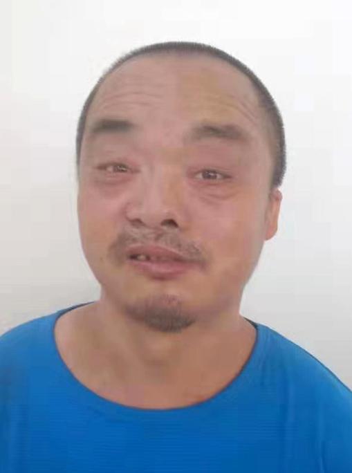 走失者照片 上饶寻亲：五旬男子被救助，穿黄色皮...