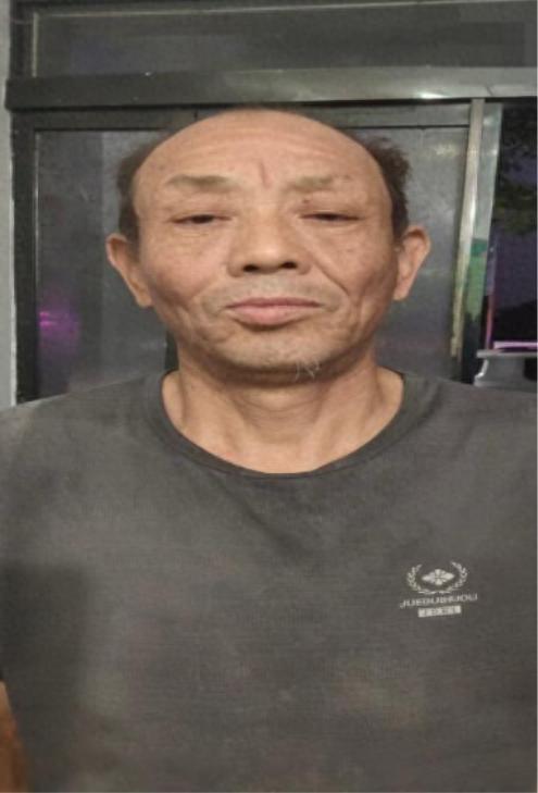 走失者照片 驻马店寻亲：六旬老人被救助，自述叫...