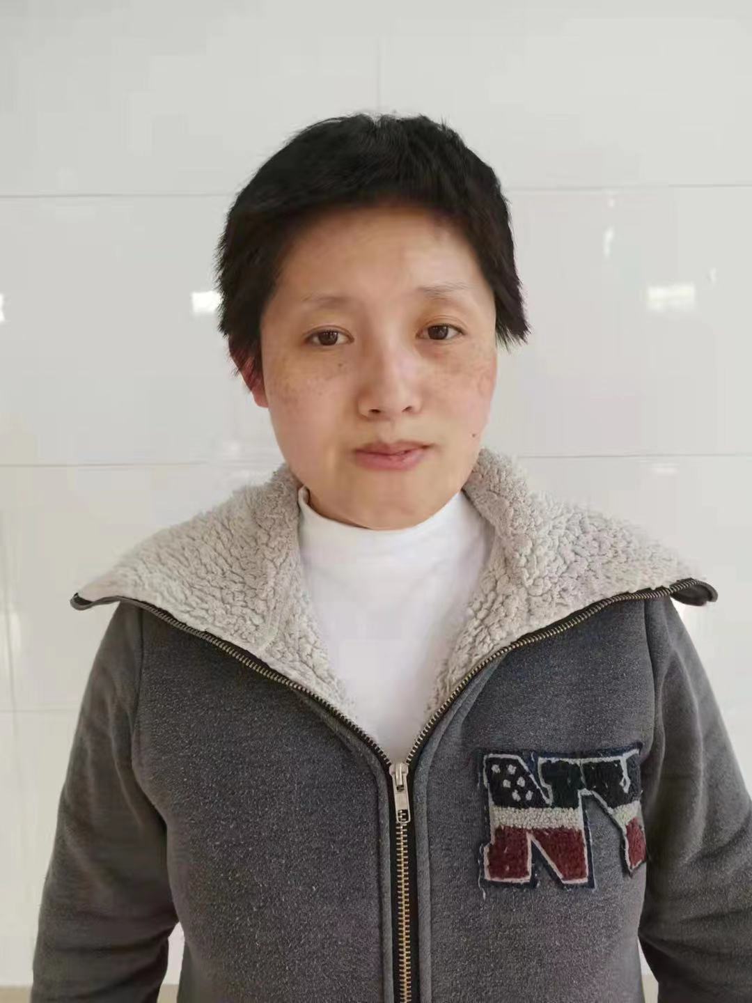 走失者照片 丹东寻亲：青年女子被救助数月，高约...
