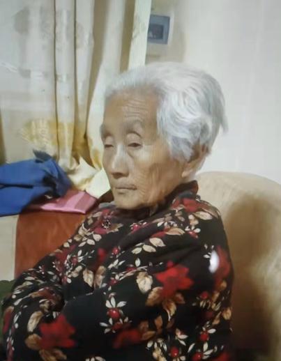 走失者照片 运城急寻！七旬老太走失，白色短发，...