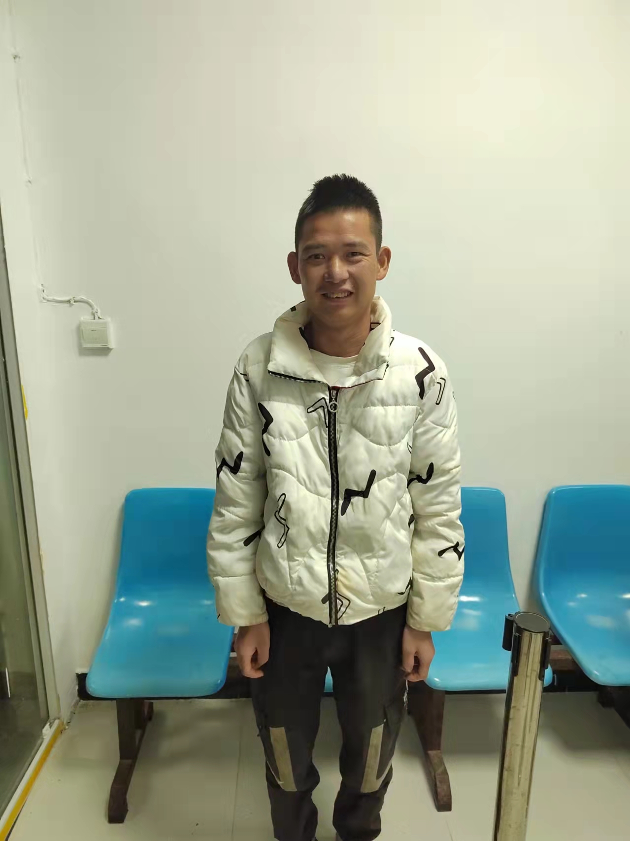 走失者照片 安顺寻亲：青年男子被救助，高1米6...