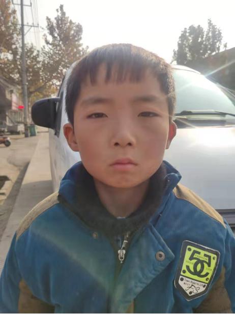 走失者照片 爸爸妈妈你们在哪儿？10岁男孩在商...