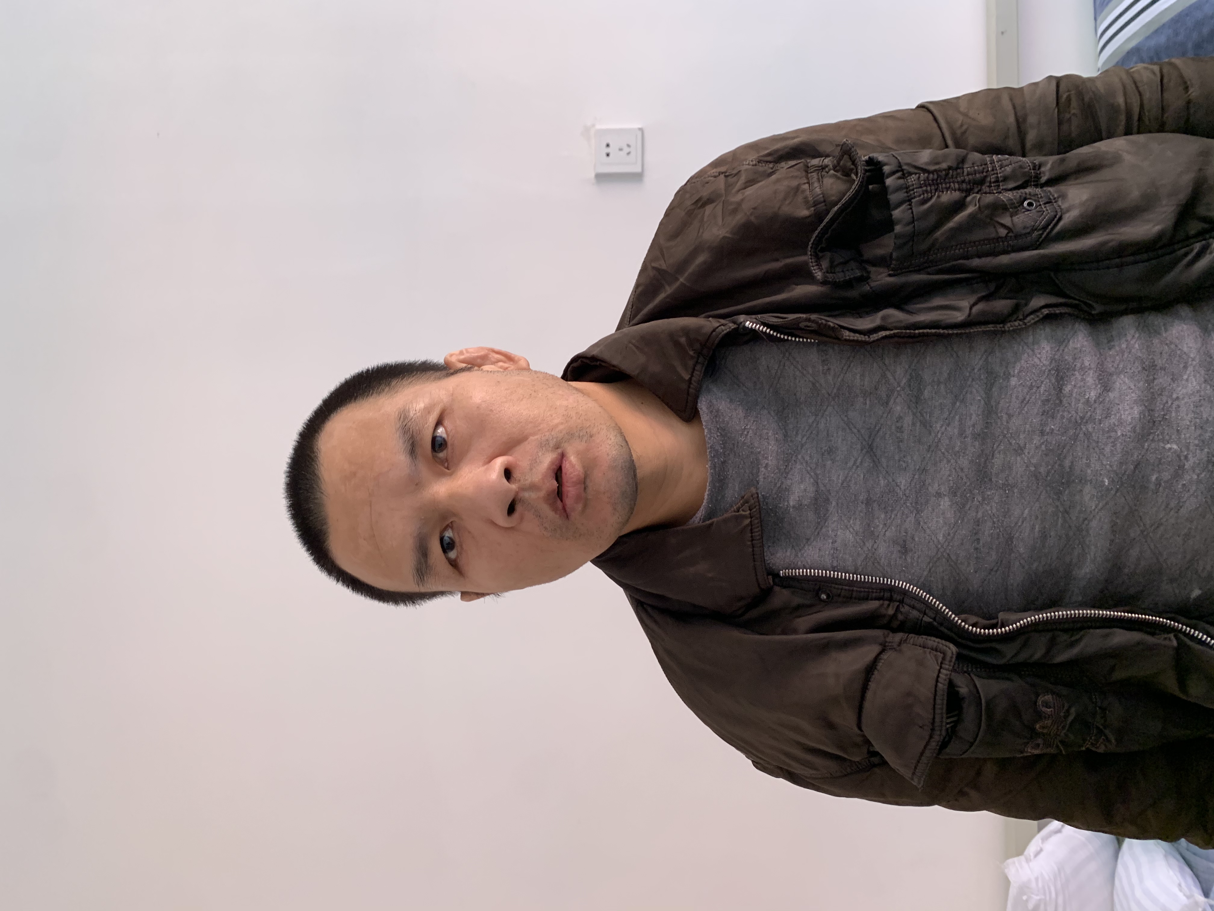 走失者照片 邵阳寻亲：青年男子被救助，高1米6...