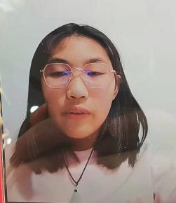 走失者照片 信阳初一女生失联，高1米52，穿灰...