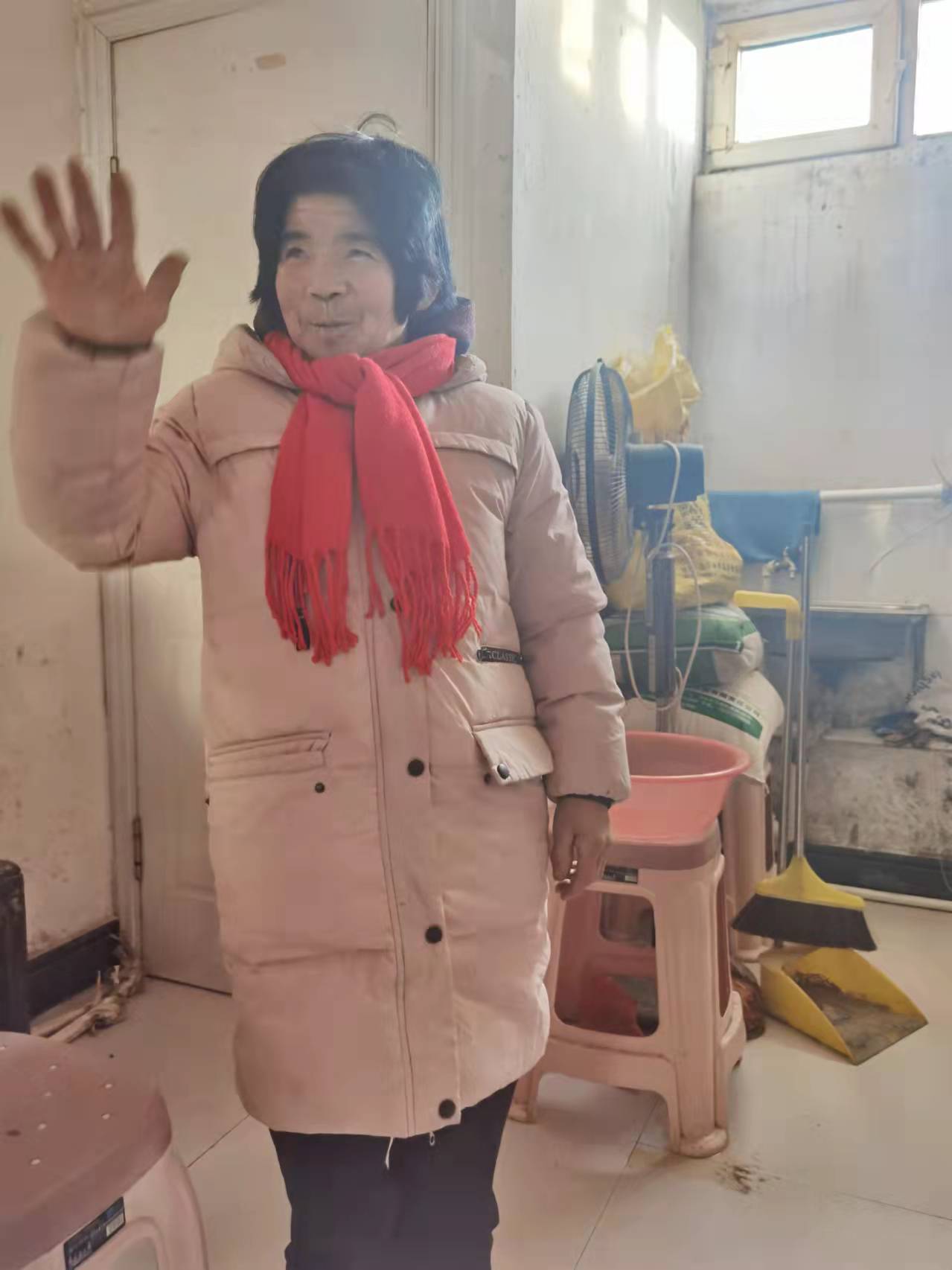走失者照片 寻亲：六旬老太在兴安盟被救助，穿粉...