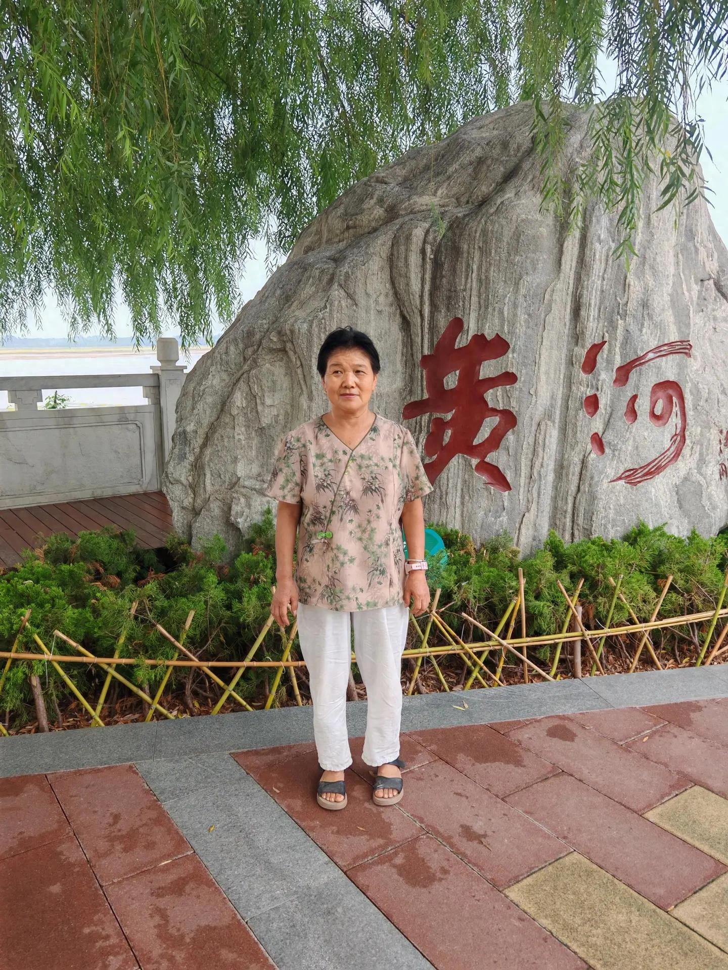 走失者照片 漯河市寻人：六旬老太走失，患小脑萎...