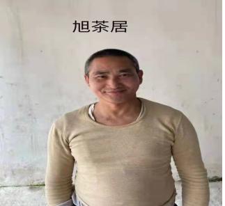 走失者照片 上饶寻亲：中年男子被救助，穿红色外...
