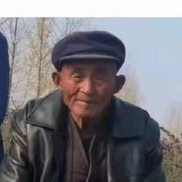 走失者照片 商丘急寻！八旬老人走失，戴黑色帽子...