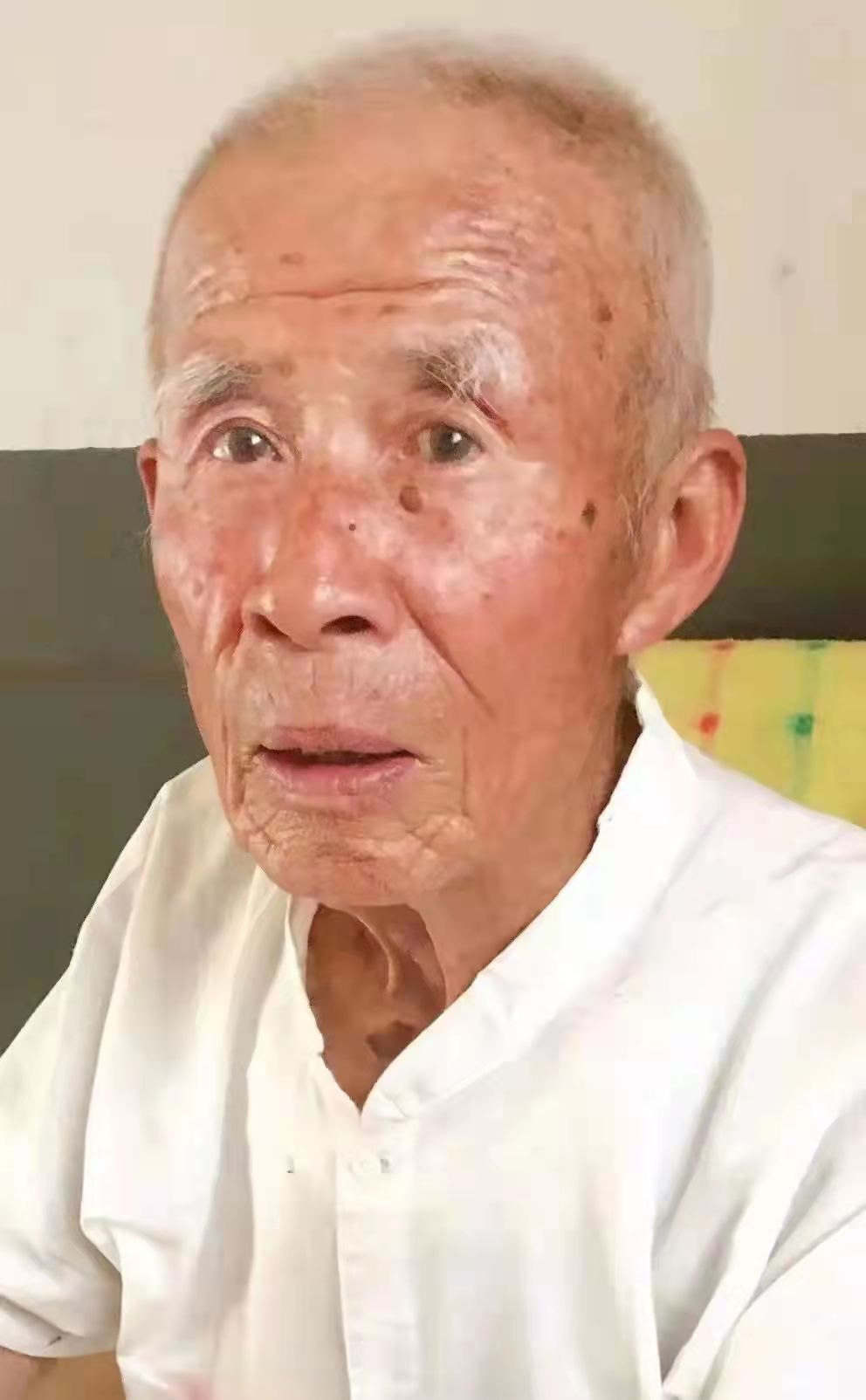 走失者照片 潍坊急寻：八旬老人走失，穿黑色外套...