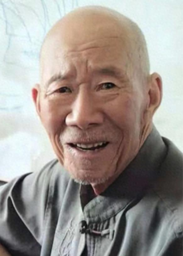 走失者照片 许昌市寻人：八旬老人走失，穿深色上...