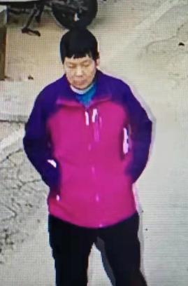 走失者照片 洛阳急寻：六旬老太失联，穿红色上衣...