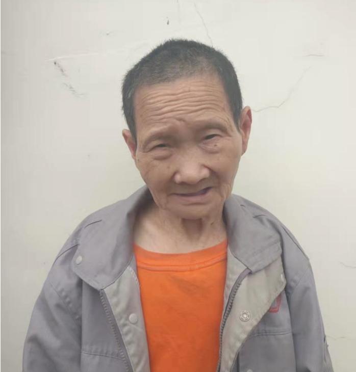走失者照片 宿州寻亲：六旬老太被救助，穿黑色外...