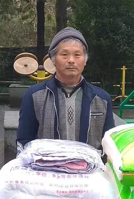 走失者照片 惠州急寻：六旬老人失联，穿黑色短袖...