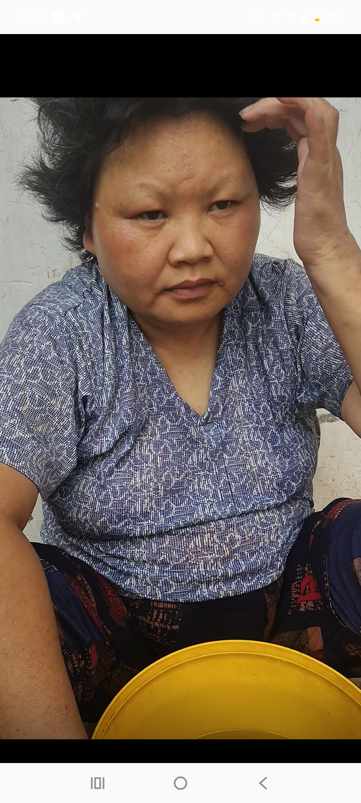 走失者照片 我是志愿者，帮助一名女性找家。