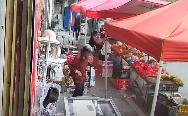 走失者照片 铜仁市寻人：七旬老太走失，穿红色上...